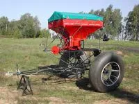 Разбрасыватель минеральных удобрений РМУ-05