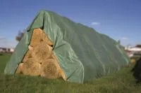 Укрывной материал (флис) для соломы, сена, льна, зерна